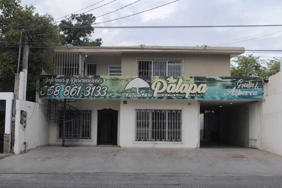 CASA CON VOCACION COMERCIAL EN VENTA